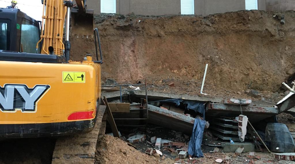Prédio com risco de desmoronamento é interditado em Poços de Caldas