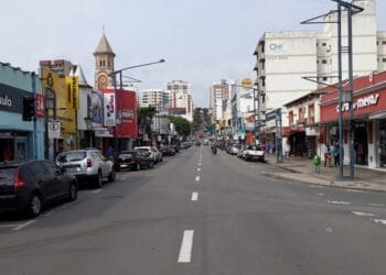 Comércio local será fechado a partir de sábado; somente estabelecimentos essenciais irão funcionar