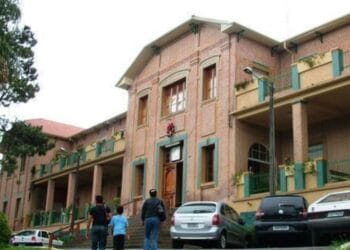 Novo decreto suspende aulas da rede municipal de ensino de Poços por tempo indeterminado