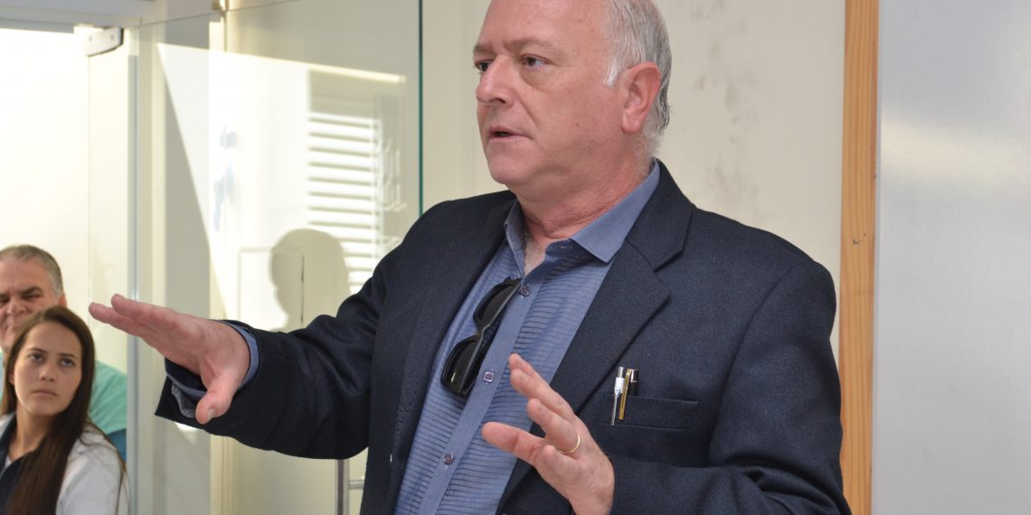 Novo superintendente da Santa Casa é apresentado aos funcionários