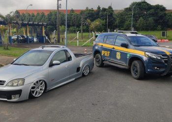 Polícia Rodoviária Federal recupera veículo roubado