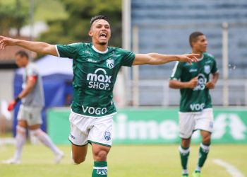 Caldense faz 2 a 0 no Coimbra e dá passo importante na busca pela classificação