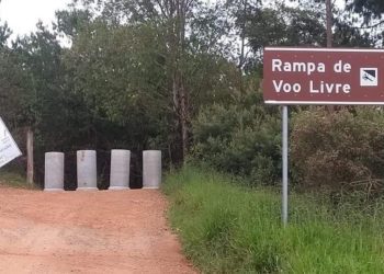 Prefeitura de Poços bloqueia acesso à rampa de Voo Livre com manilhas