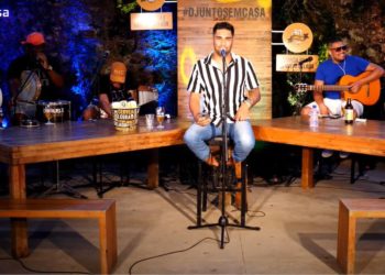 Live de grupo de pagode em Poços arrecada 700 kg de alimentos para famílias carentes