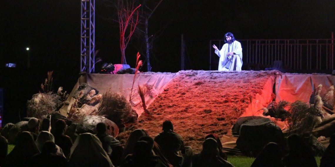 Paróquia transmitirá pela internet Encenação da Paixão de Cristo do ano passado