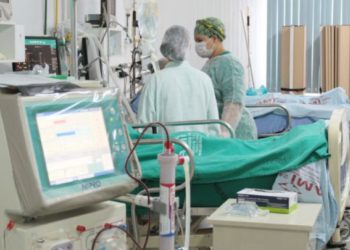 Mais de 50% dos pacientes com covid-19 no Brasil já se curaram