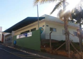 Mulher de 41 anos morre por suspeita de covid-19 em Poços