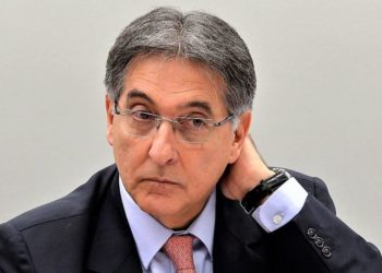 PCMG indicia ex-governador e ex-secretário por crime de peculato