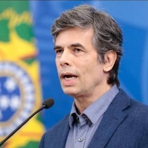 Nelson Teich pede demissão do Ministério Saúde