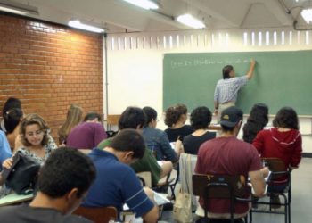 Mec suspende pagamento das parcelas do Fies