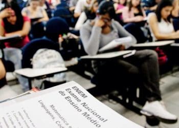 MEC anuncia adiamento do Enem 2020