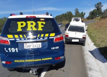 PRF de Poços apreende carro com motor de outro veículo roubado em 2016