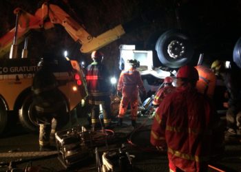 Homem morre e outro fica ferido em acidente na rodovia SP 342 entre Poços e Águas da Prata