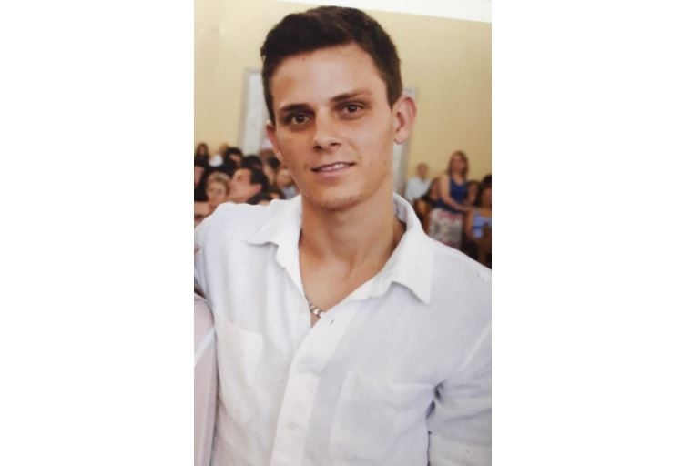 FORÇA GUI | Jovem de Poços precisa de ajuda para custear cirurgia