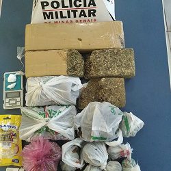 PM apreende mochila com quase cinco quilos de drogas