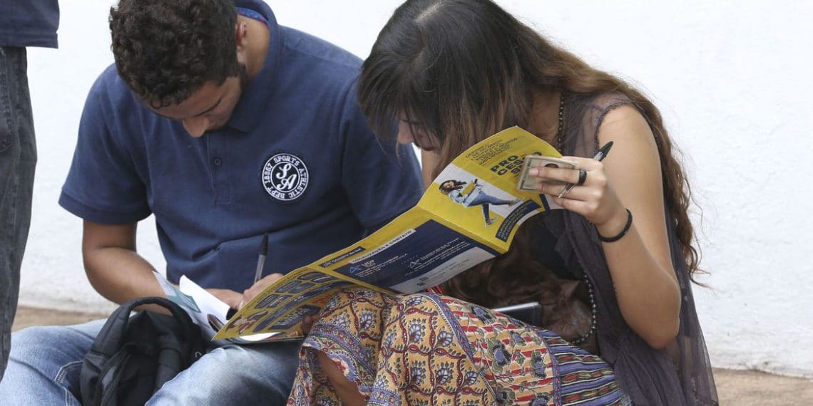 Consulta sobre nova data do Enem começa neste sábado