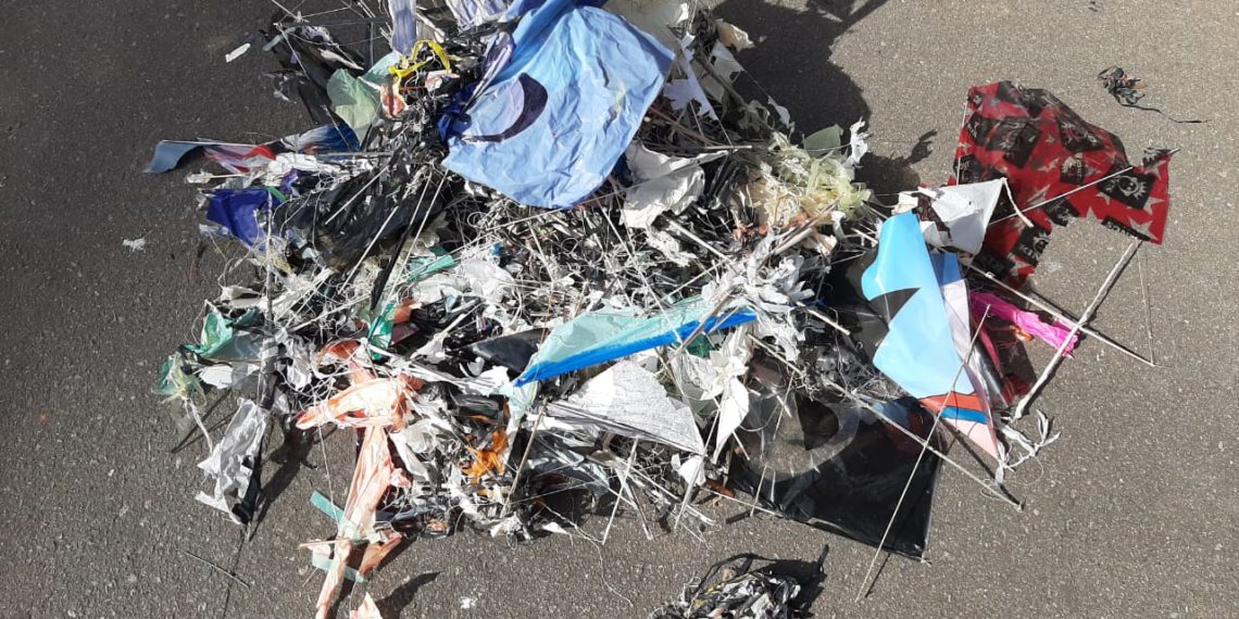 DME Distribuição realiza retirada de objetos da rede elétrica