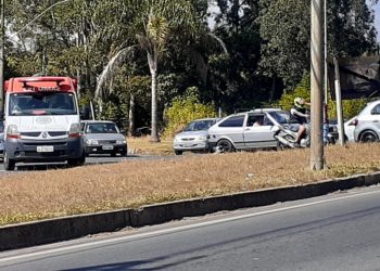 Motoboy fica ferido após acidente na Edmundo Cardilo
