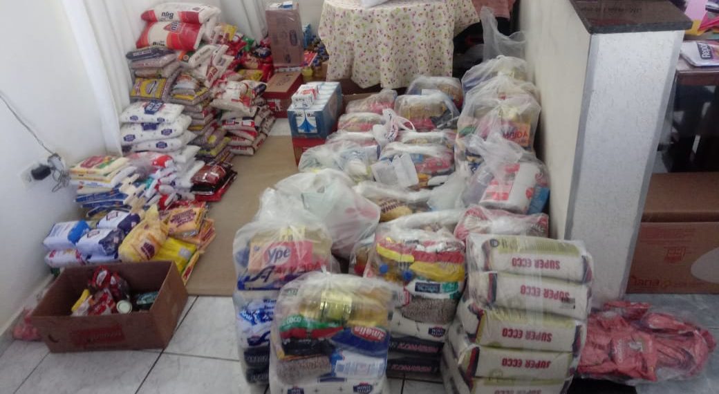 Blitz solidária arrecada cerca de 582 kg de alimentos