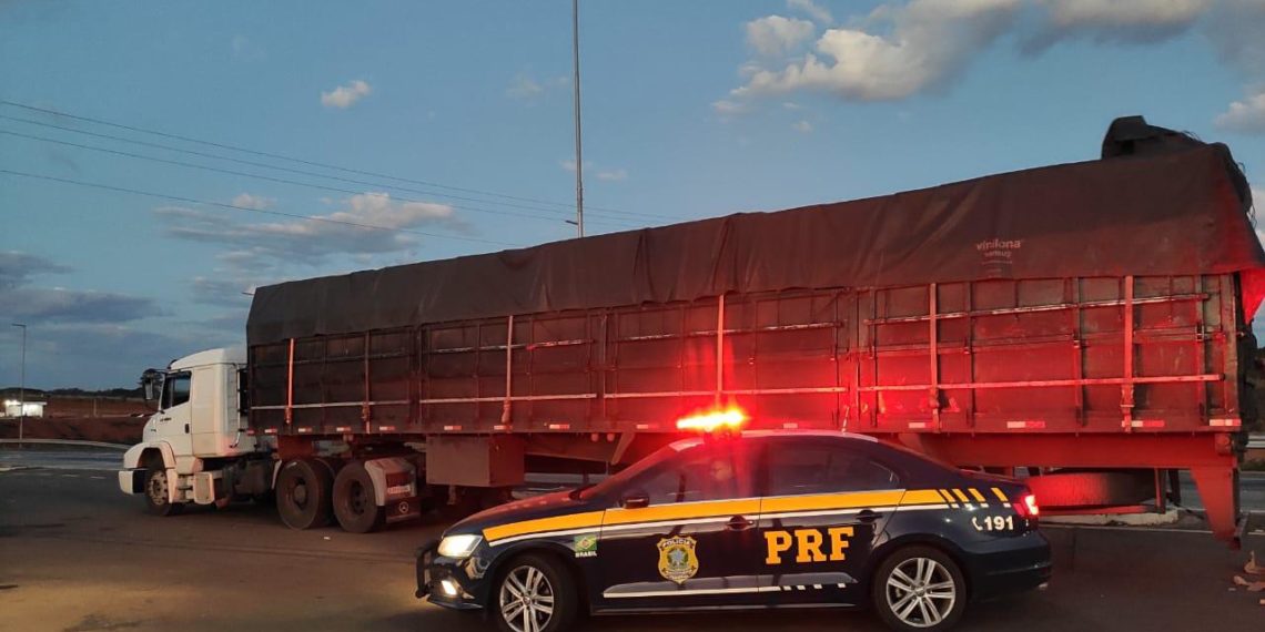 PRF apreende mais de 16 toneladas de fumo