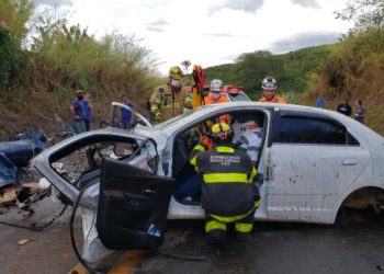 Acidente na BR-146 mata uma pessoa e deixa outras duas gravemente feridas