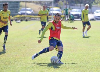 Após mais de 100 dias, a bola volta a rolar no CT da Caldense