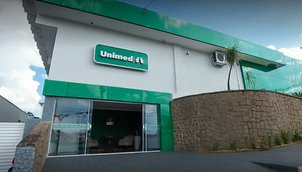 Cooperativa de saúde terá que indenizar por não cobrir tratamento