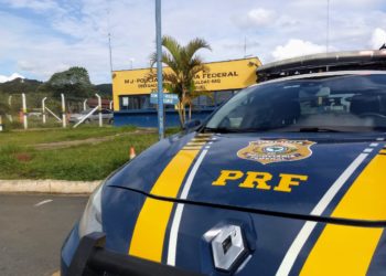 Homem é preso pela PRF conduzindo veículo com documento falso
