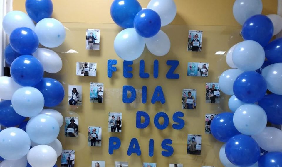 Pais em tratamento contra o câncer são homenageados