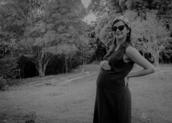 Gestante faz ensaio fotográfico em homenagem as avós