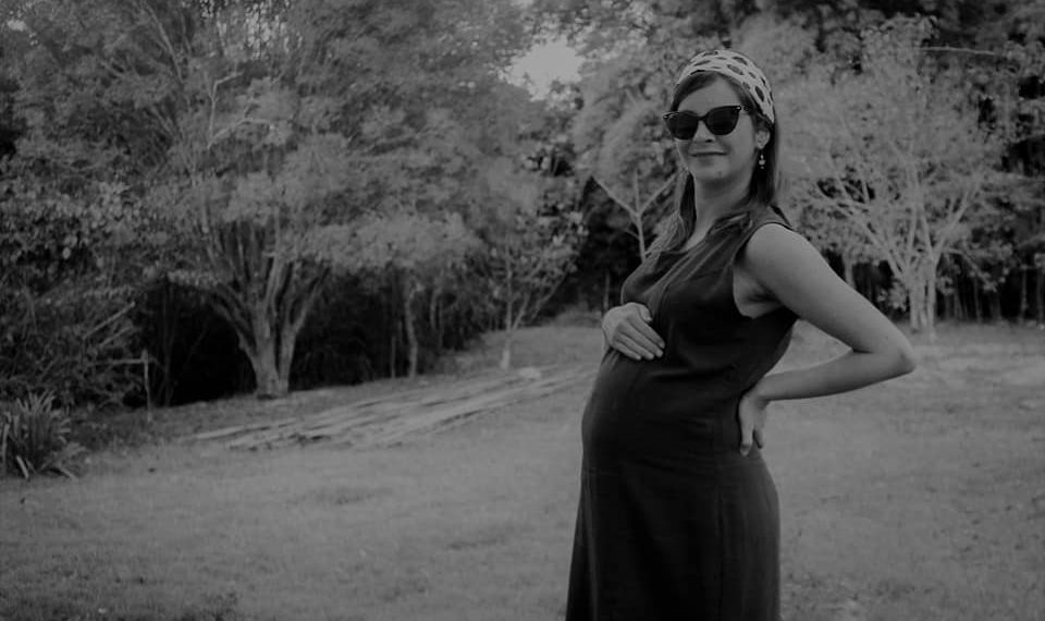 Gestante faz ensaio fotográfico em homenagem as avós