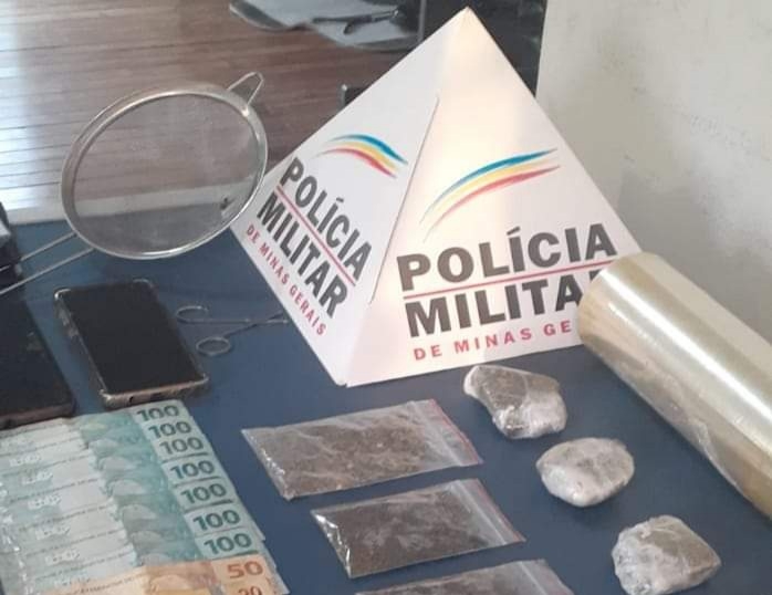 Após fuga na zona sul, PM apreende drogas e prende dois suspeitos