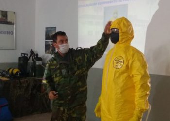 Fiscais das ações de saúde contra a Covid-19 participam de capacitação do Exército