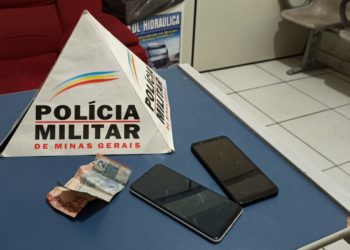 PM prende suspeitos que assaltaram mulheres no centro de Poços