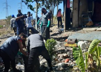 Mutirão de limpeza retira 10 toneladas de lixo e entulho na Zona Sul