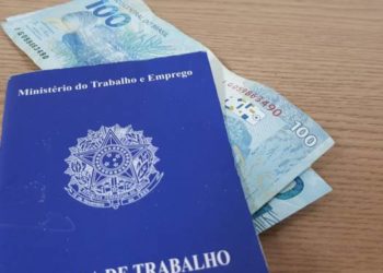 Nascidos em agosto recebem abono salarial nesta terça
