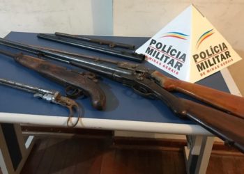 Homem entrega voluntariamente armas e munições à Polícia Militar