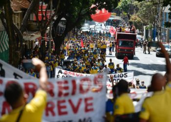 Funcionários dos Correios de Minas participam de manifestação nacional