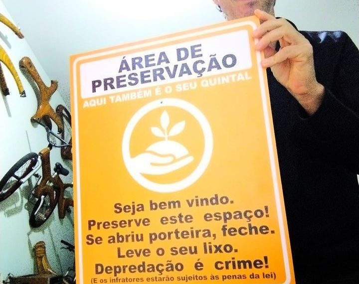 Associação dos Ciclistas cria plaquinha de conscientização em Poços de Caldas