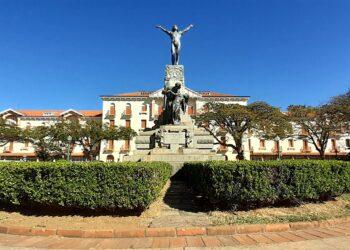 MUITO CALOR EM POÇOS: temperatura máxima na cidade pode atingir os 37ºC nesta semana