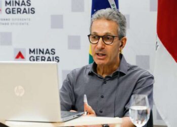 Zema sinaliza volta às aulas presenciais em escolas estaduais de Minas