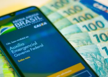 Auxílio emergencial é prorrogado até o fim do ano no valor de R$300