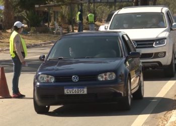 Mais de 15 mil veículos chegam em Poços no primeiro feriado após liberação do turismo