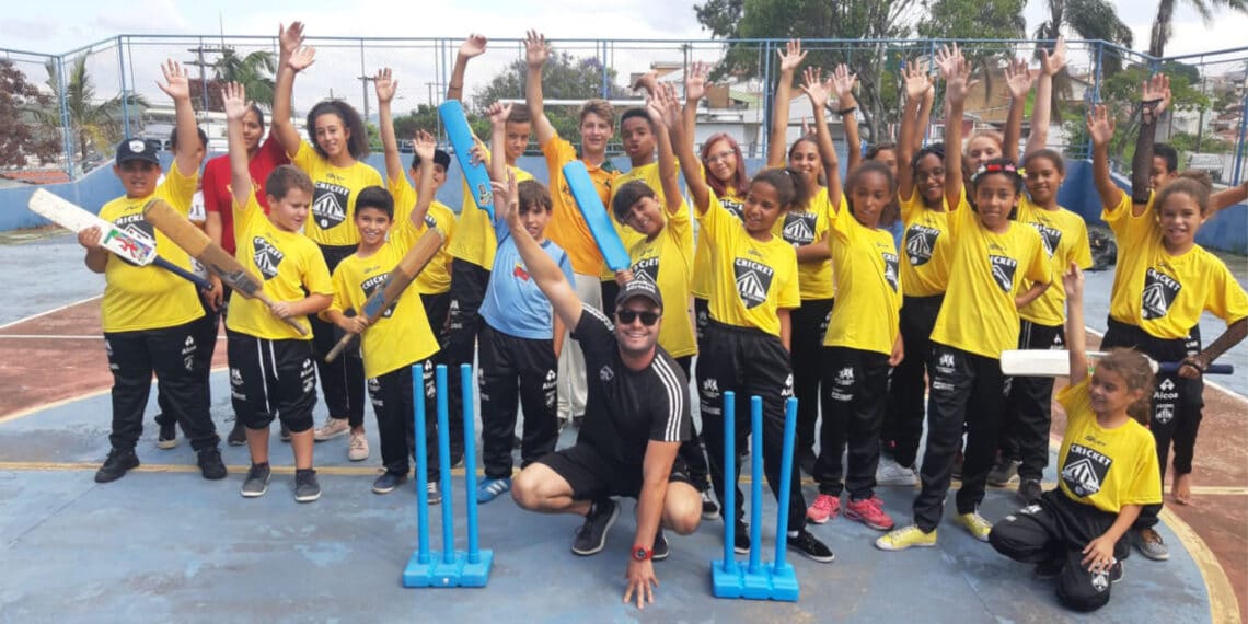 Projeto de cricket incentivado pela Alcoa atende mais de 500 crianças