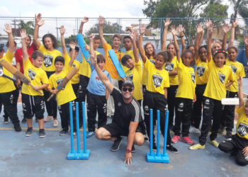 Projeto de cricket incentivado pela Alcoa atende mais de 500 crianças
