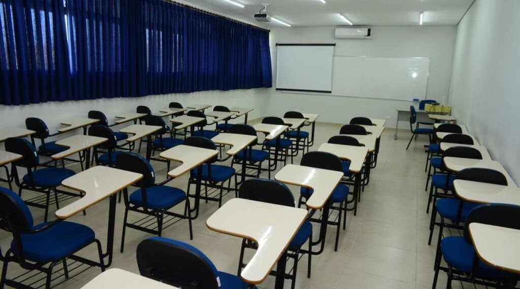 Governo autoriza aulas presencias em 218 cidades de Minas a partir do dia 5