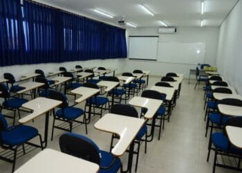 Governo autoriza aulas presencias em 218 cidades de Minas a partir do dia 5