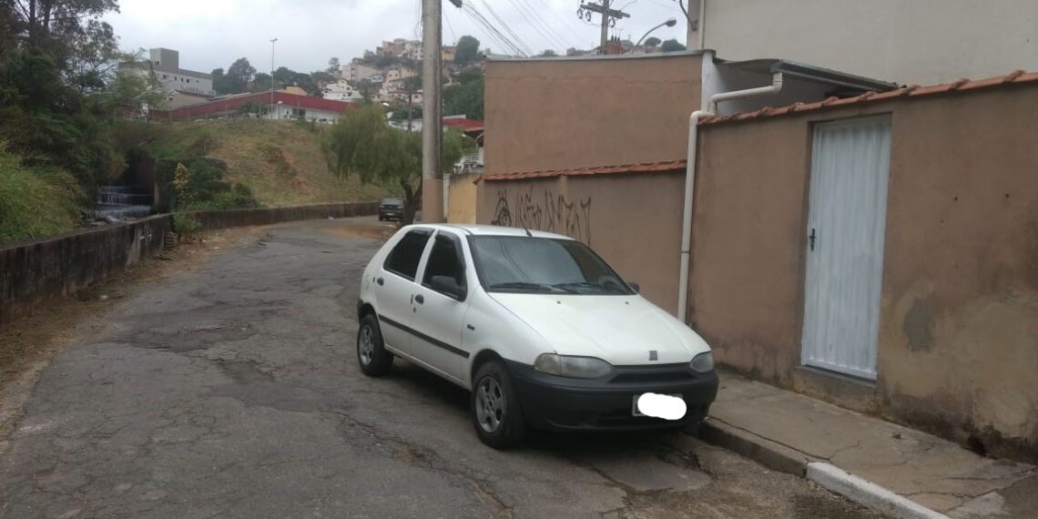 Homem é preso após furtar carro