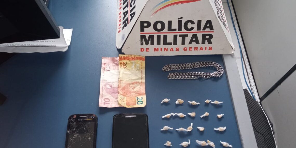 Dupla é detida por tráfico de drogas no Jardim Esperança