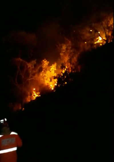 Incêndio atinge Serra de São Domingos em Poços de Caldas